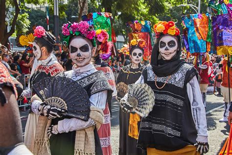 Día de los Muertos: Een Feestelijke Viering van het Leven en Herinneren aan Overleden Geliefden