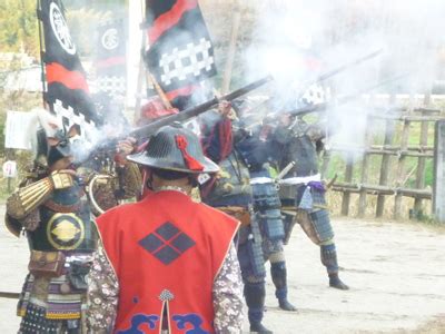 De Slag om Nagashino; Een Ommekeer in de Japanse Oorlogsvoering met Vuurwapens en Taktieken